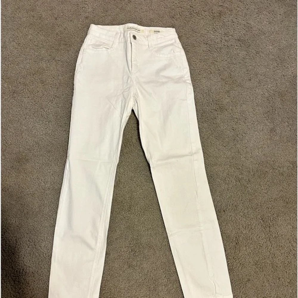 JONES NEW YORK JEANS 
SOHO ANKLE 
WHITE
SIZE 0